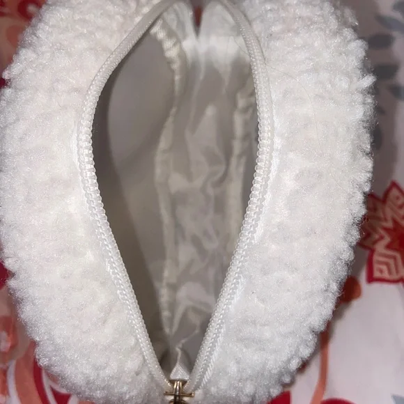 TEDDY HEART POUCH NWOT Makeup Cosmetics Bag - Picture 6 of 6